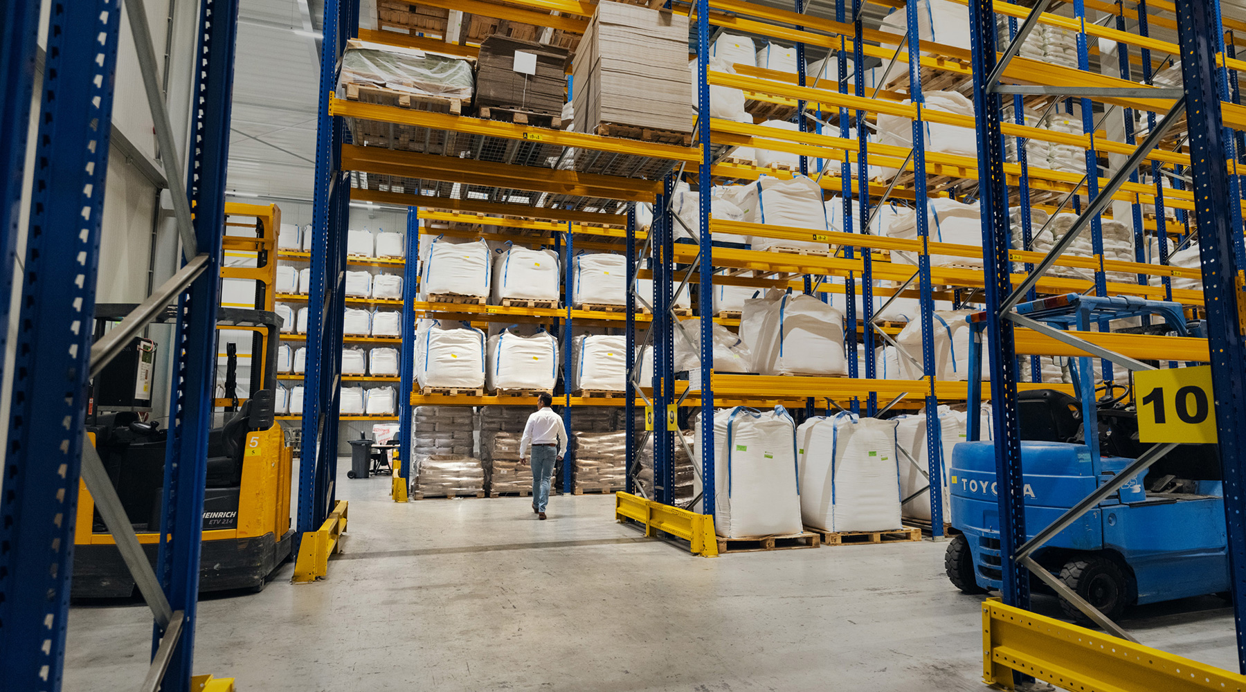 Storage & Warehousing 1 mostert en de vrij warehouse operations